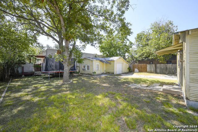 Image 24 of 28 For 242 Austin St. E