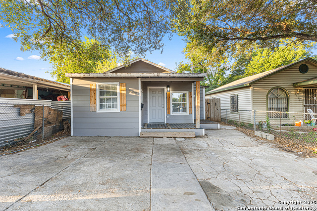 Image 2 of 20 For 3537 Laredo St S