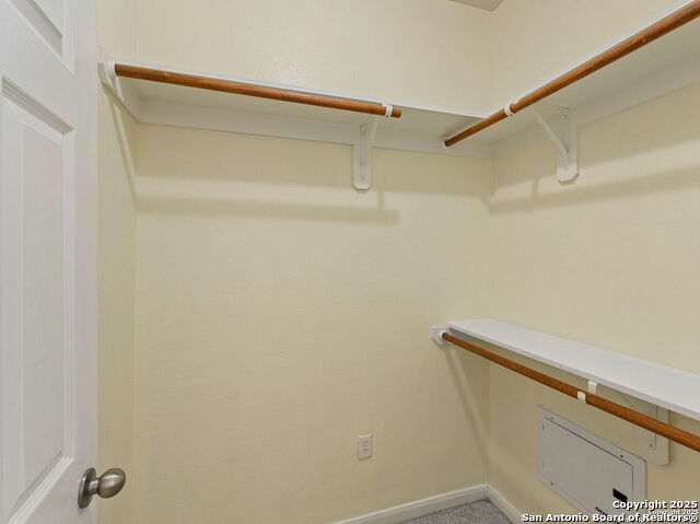 Image 17 of 28 For 6160 Eckhert  Apt 6