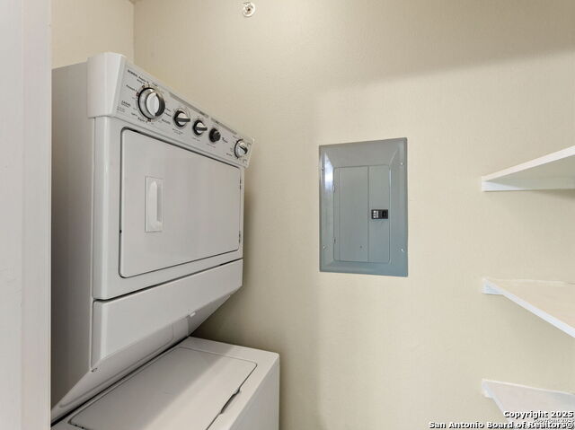 Image 25 of 28 For 6160 Eckhert  Apt 6