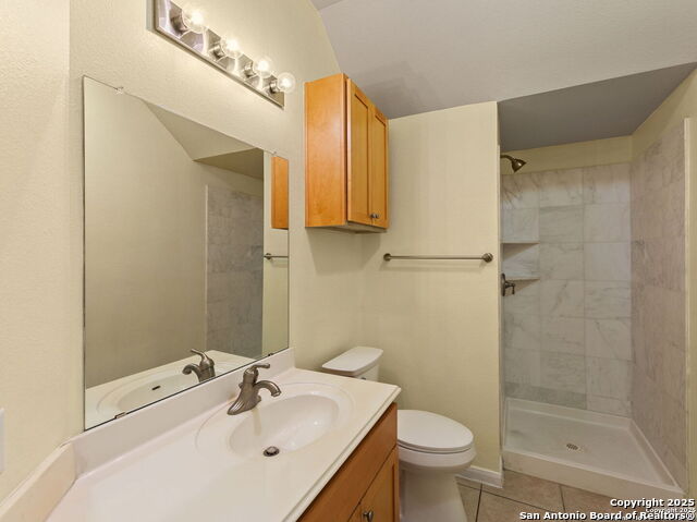 Image 9 of 28 For 6160 Eckhert  Apt 6