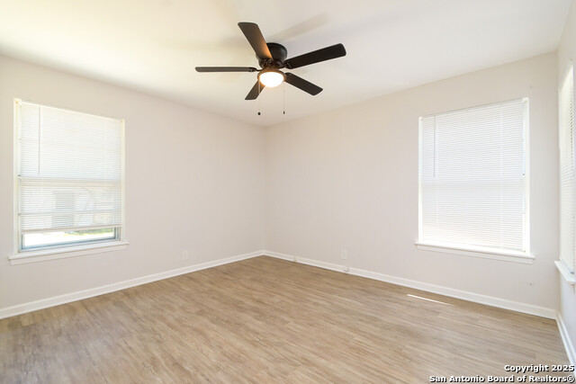 Listing photo id 8 for 443 Senova