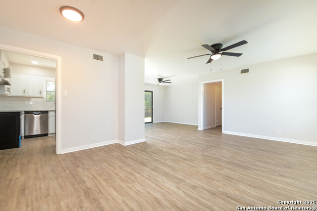 Listing photo id 2 for 443 Senova