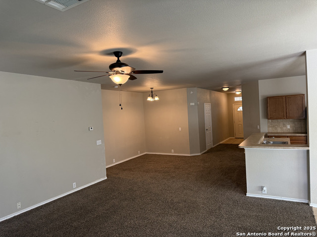 Listing photo id 12 for 15815 Hastings