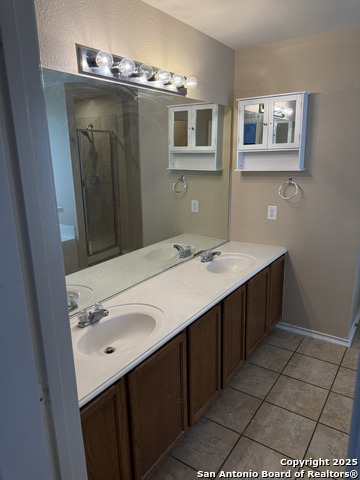 Listing photo id 19 for 15815 Hastings