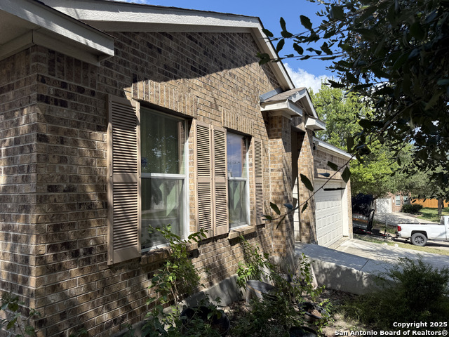 Listing photo id 1 for 15815 Hastings