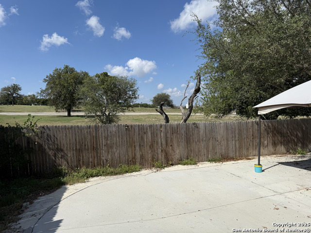 Listing photo id 3 for 15815 Hastings