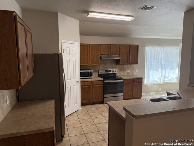 Listing photo id 6 for 15815 Hastings