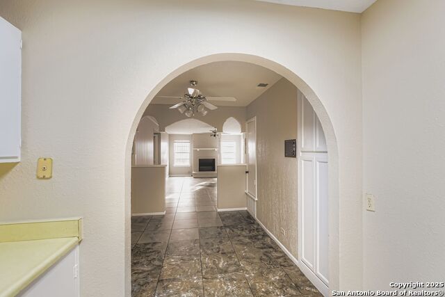 Listing photo id 8 for 6207 Pancho Villa