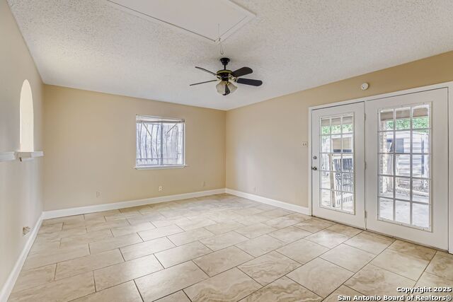 Listing photo id 9 for 6207 Pancho Villa