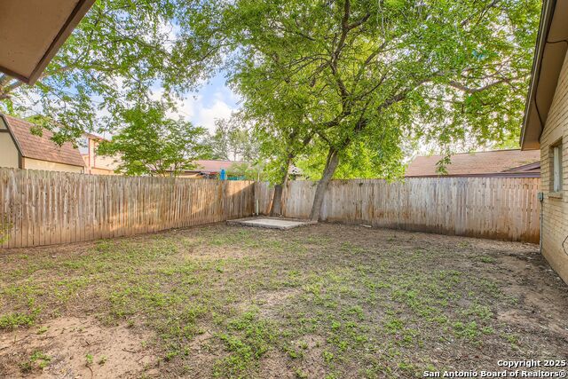 Listing photo id 20 for 6207 Pancho Villa
