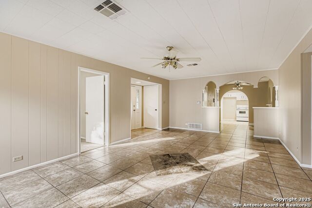 Listing photo id 3 for 6207 Pancho Villa