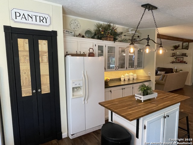 Listing photo id 8 for 251 County Road 246