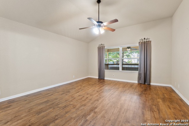 Image 18 of 41 For 10728 Barnsford Ln