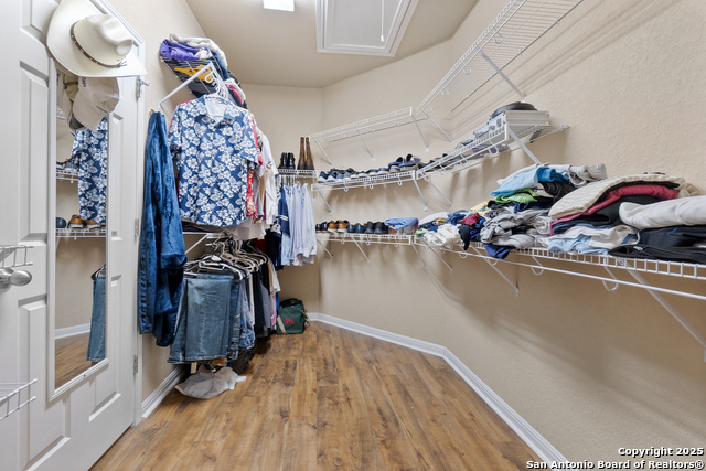 Image 22 of 41 For 10728 Barnsford Ln