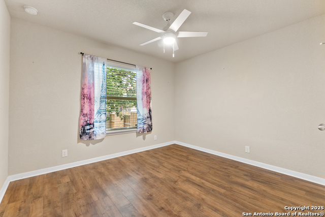 Image 29 of 41 For 10728 Barnsford Ln