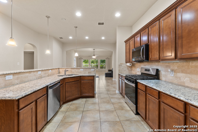 Image 4 of 41 For 10728 Barnsford Ln