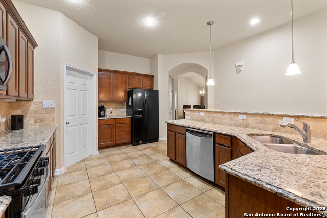 Image 6 of 41 For 10728 Barnsford Ln