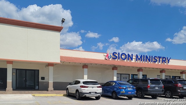 Listing photo id 0 for 4445 Walzem  