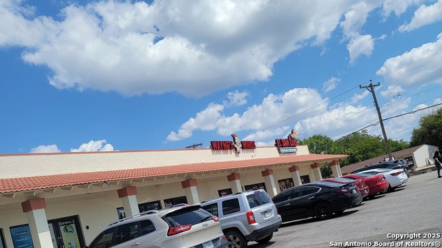 Listing photo id 1 for 4445 Walzem  