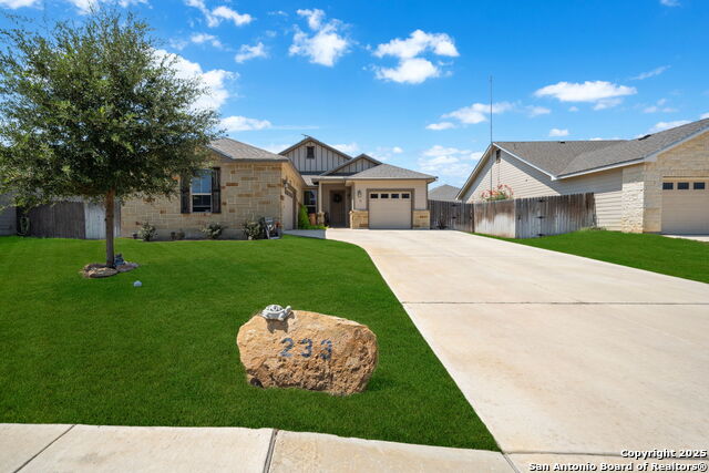 Details for 233 Iron Gate, Pleasanton, TX 78064