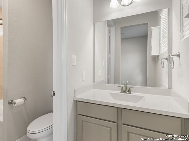 Listing photo id 11 for 32369 Lavender Cove