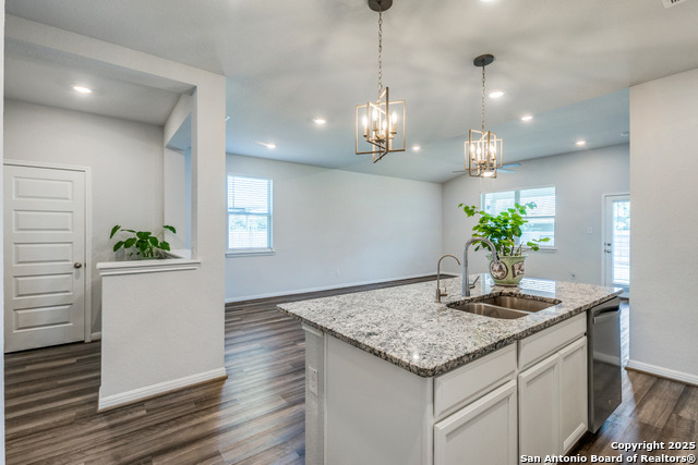 Image 10 of 35 For 2407 Pesaro Pt