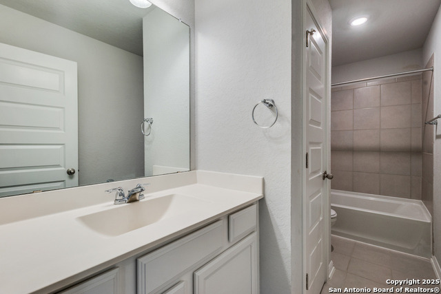 Image 14 of 35 For 2407 Pesaro Pt