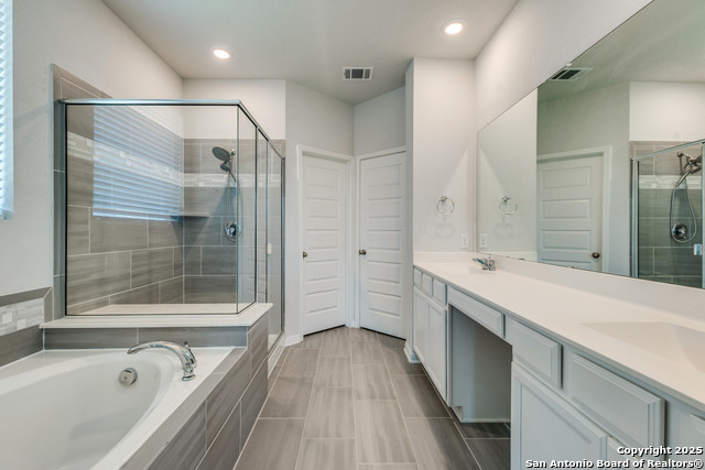 Image 19 of 35 For 2407 Pesaro Pt