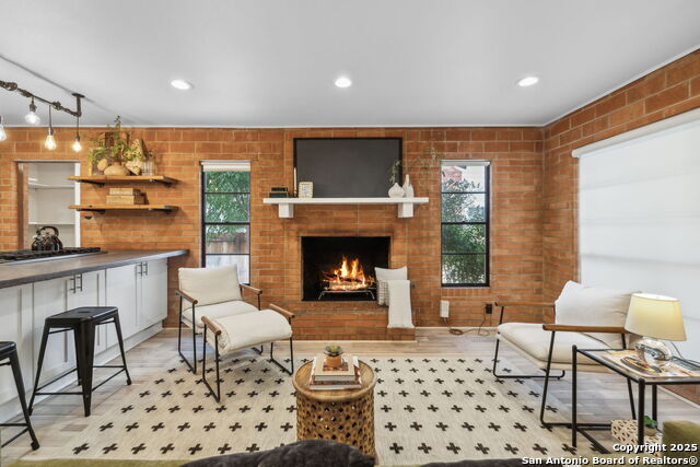 Image 5 of 32 For 116 College  