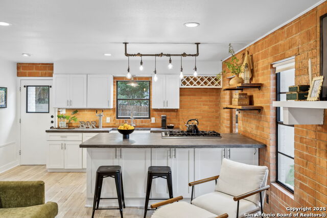 Image 7 of 32 For 116 College  