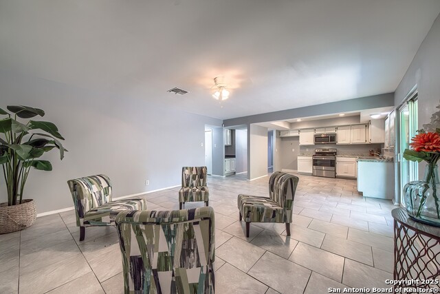 Image 20 of 37 For 3409 Morning Dr