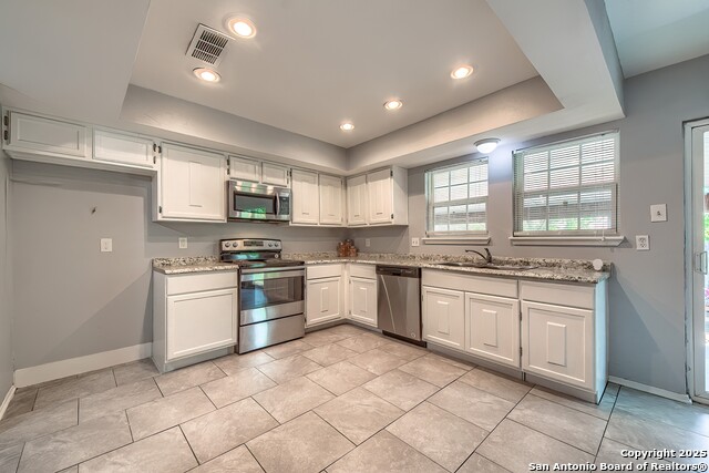 Image 22 of 37 For 3409 Morning Dr