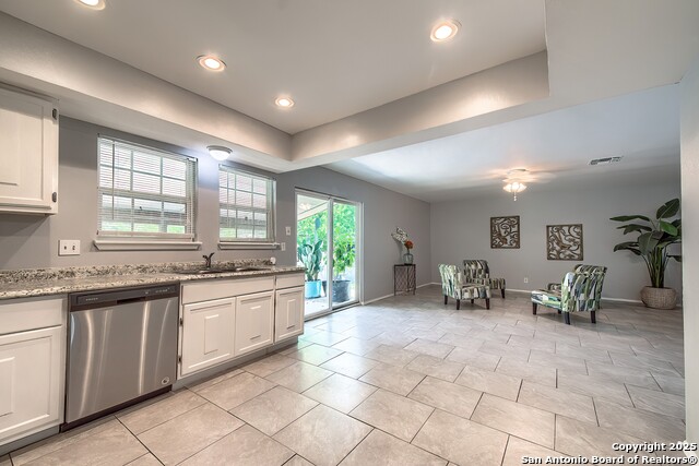 Image 23 of 37 For 3409 Morning Dr