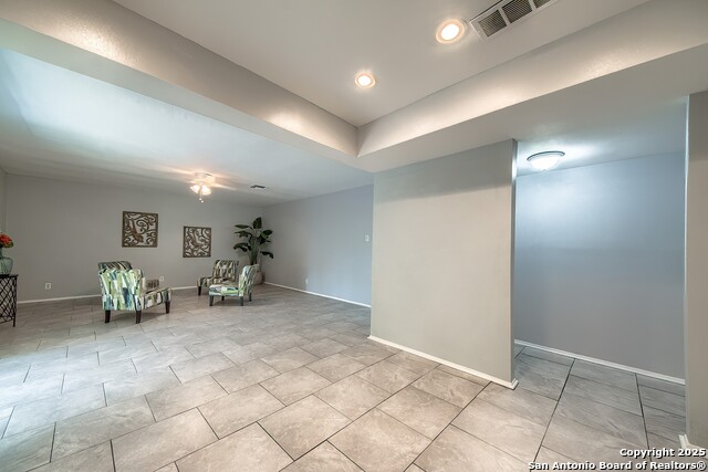 Image 24 of 37 For 3409 Morning Dr