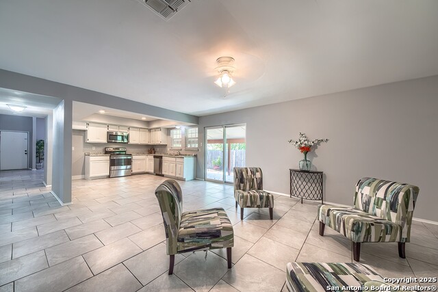 Image 3 of 37 For 3409 Morning Dr