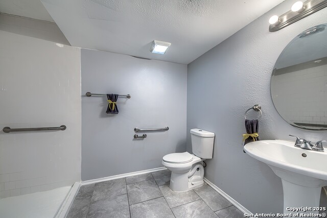 Image 32 of 37 For 3409 Morning Dr