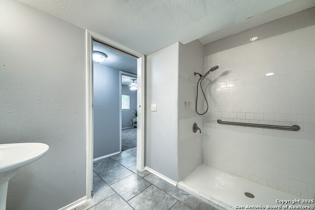 Image 33 of 37 For 3409 Morning Dr