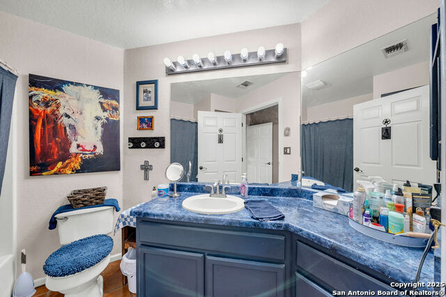 Listing photo id 18 for 16020 Fm 463