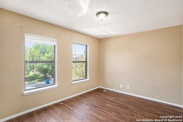 Image 11 of 15 For 7642 Rimhurst