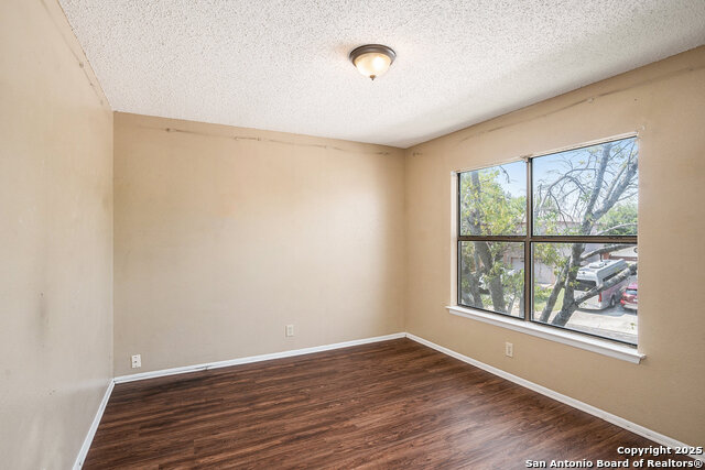 Image 13 of 15 For 7642 Rimhurst