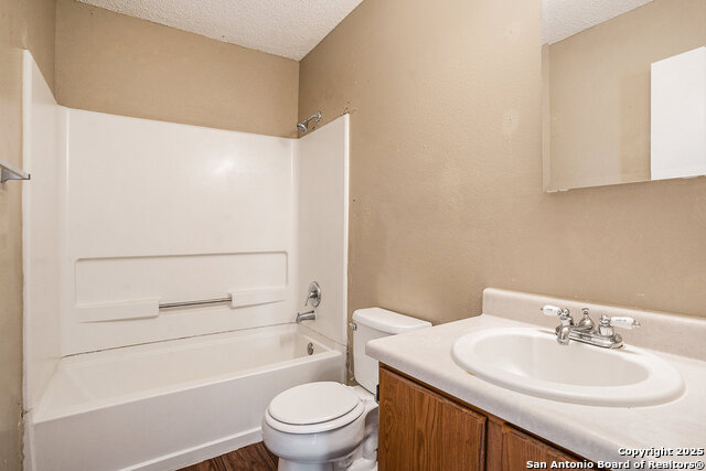 Image 14 of 15 For 7642 Rimhurst