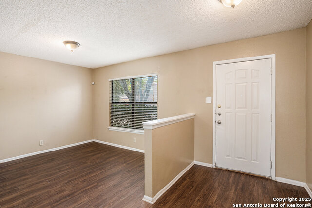 Image 2 of 15 For 7642 Rimhurst