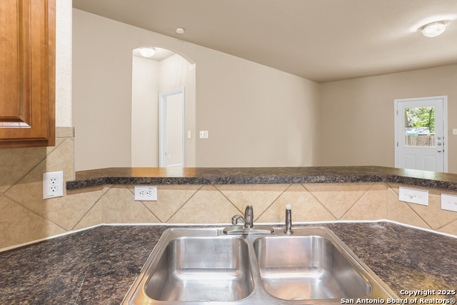 Image 12 of 32 For 810 Park Point