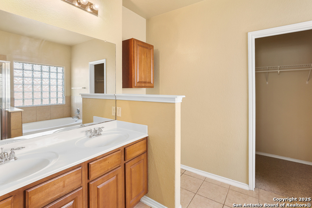 Image 15 of 32 For 810 Park Point