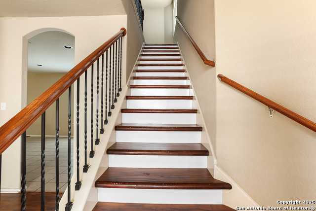 Image 17 of 32 For 810 Park Point