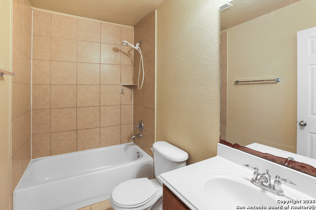 Image 22 of 32 For 810 Park Point