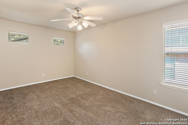 Image 25 of 32 For 810 Park Point