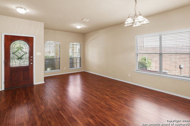 Image 4 of 32 For 810 Park Point