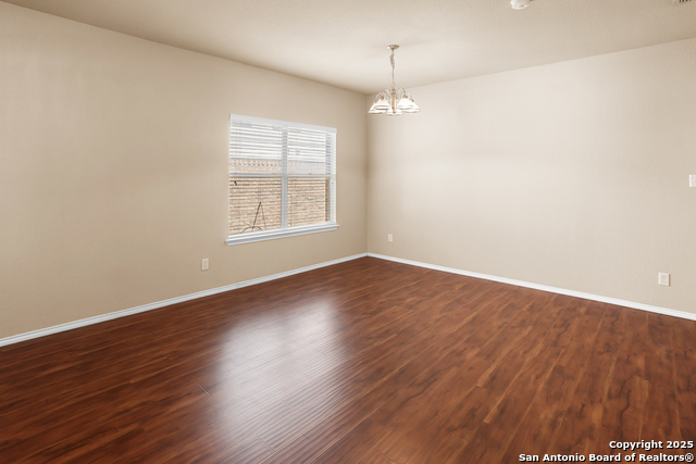 Image 5 of 32 For 810 Park Point